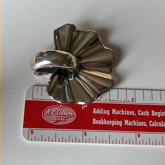 Vintage Monet Sterling Fur Clips 1940s Art Deco  Silver Brooch Pin Jewelry - Picture 9 of 11